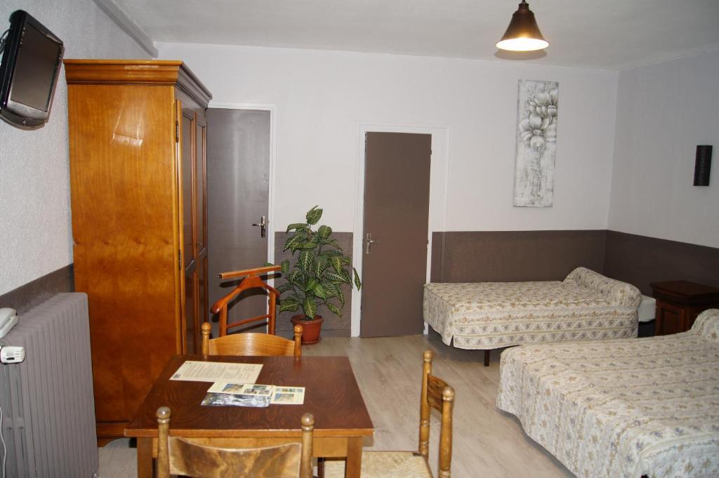 Le Grand Hotel Aups Zimmer foto